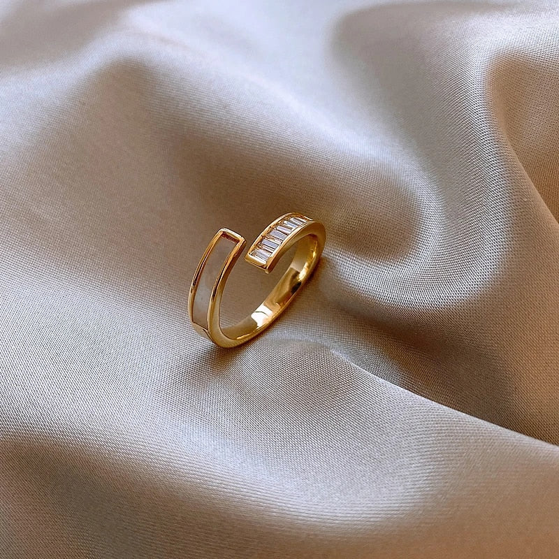 Adjustable Shell Classic Ring | Elegant and Versatile-State of Style