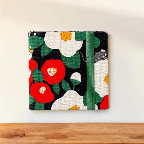 Compact Creativity Anytime, Anywhere - KunstZet Watercolour Set-Black Flowers-State of Style