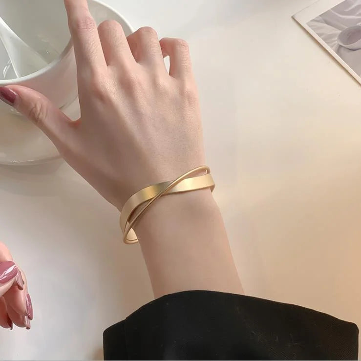 Matte Gold Infinity Bracelet – Elisa-State of Style
